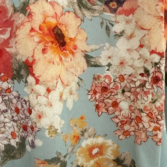 TALLIA Men's Light Blue Floral Button-Down Shirt with Multicolor Blooms - Picture 4 of 5